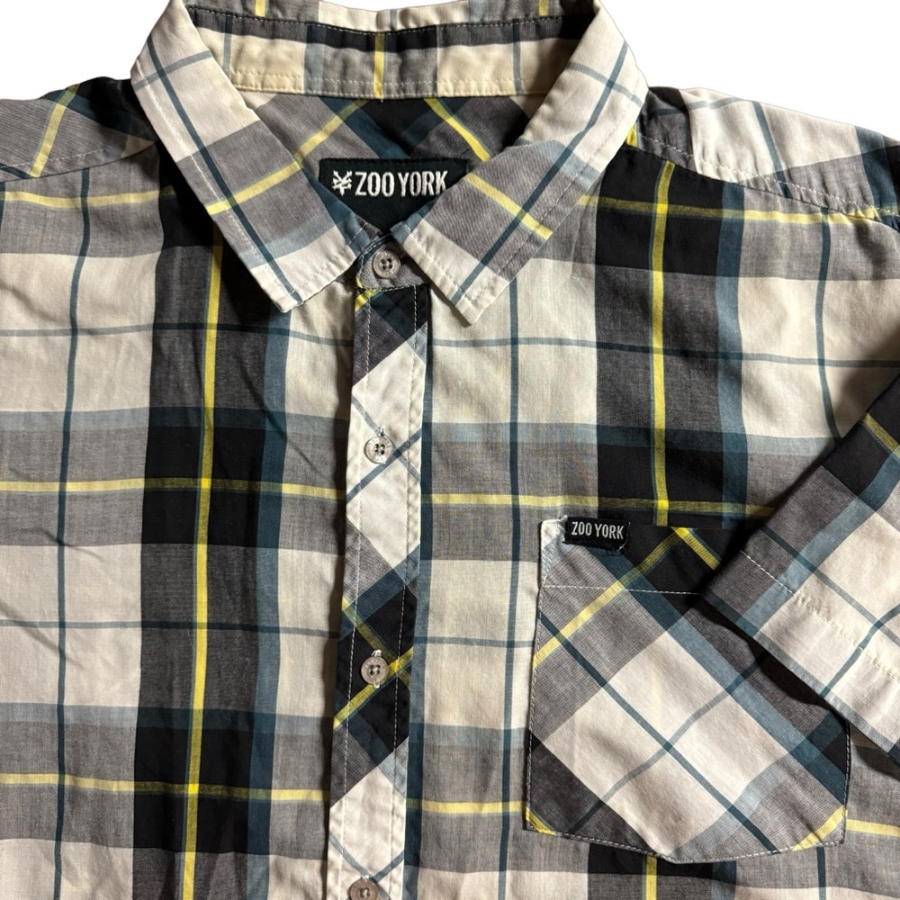 Zoo York mens XL short sleeve plaid button down shirt